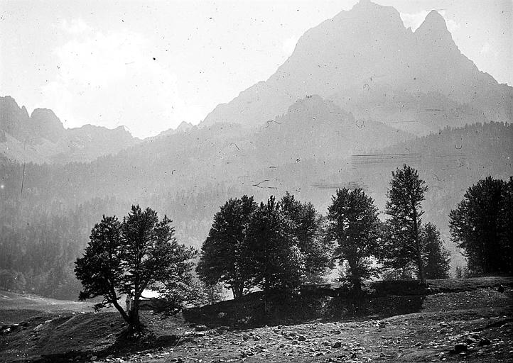 Pic du Midi d'Ossau vu du plateau de Bious-Artigues