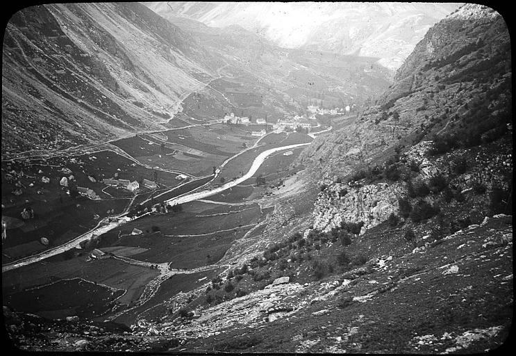 Le cirque de Gavarnie vu du sentier de la brèche de Gallans