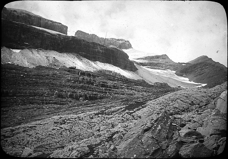 La brèche de Roland vue de la Fontaine des Sarradets