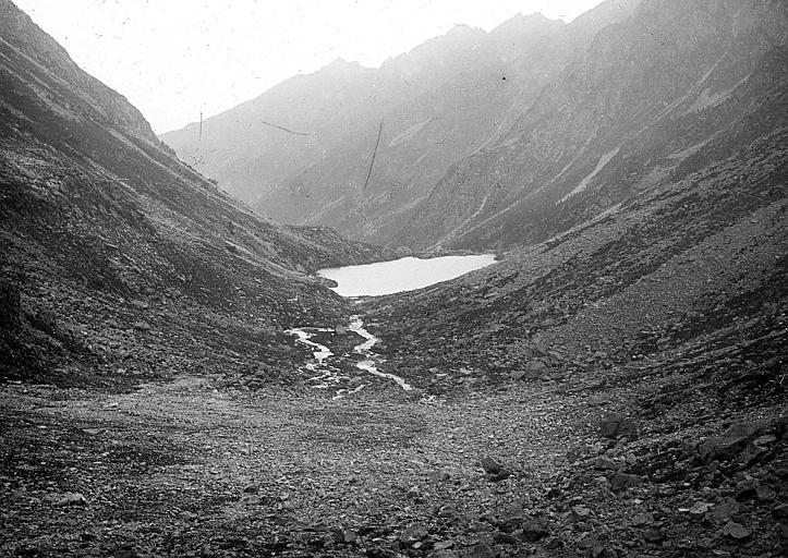 Le lac d'Estom et le fond du val de Lutour