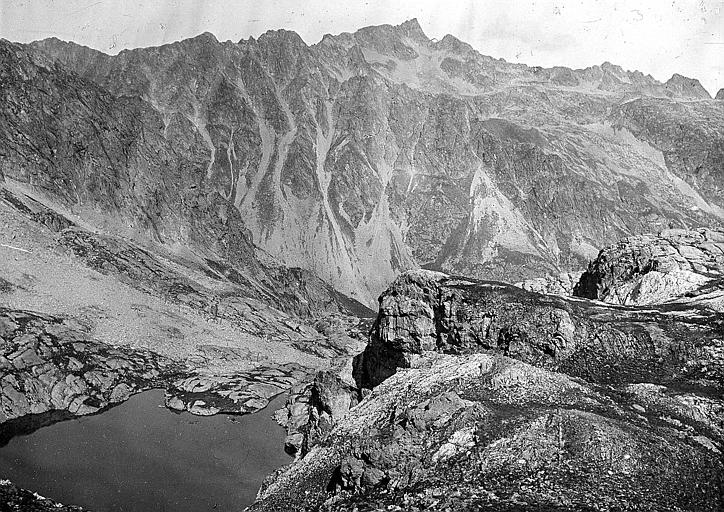 Lacs d'Estom-Soubiran, vue générale des montagnes environnantes