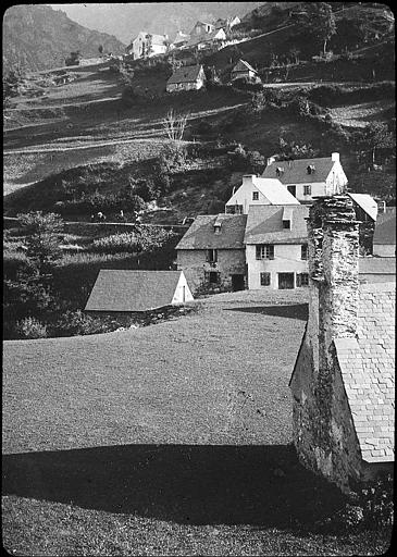 Vue générale du hameau, vallée d'Aure