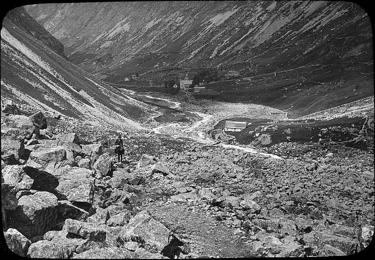 Vue d'ensemble du hameau et de la vallée