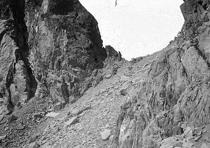 Pic de Néouvielle, la brèche de Chausenzou