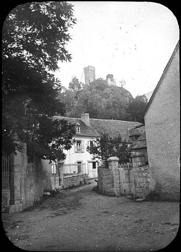 Maisons en contrebas du château de Sainte-Marie