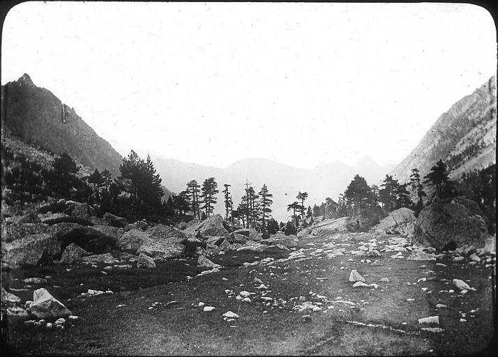 Vallée de Marcadau : pelouses et rochers