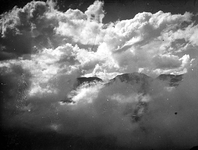 Nuagesau pic du Tourmalet