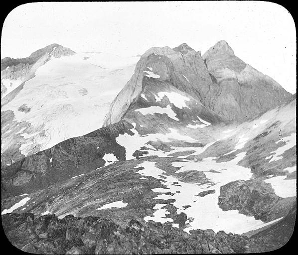 Massif du Vignemale  : le glacier vu du col de Labassa