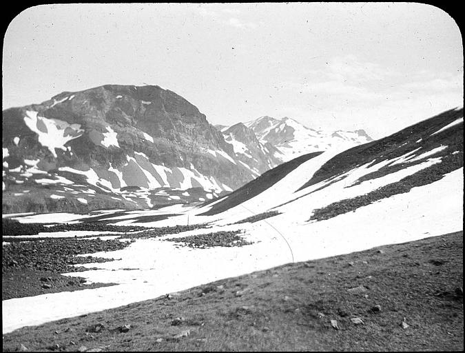 Pics de Pambassibé et de Ger vus du sentier du col de Lurdé