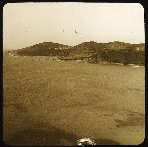 Vue d'ensemble prise de la rive opposée du golfe de Sagone