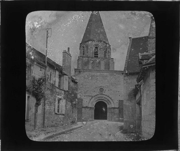 Façade ouest et tour-porche