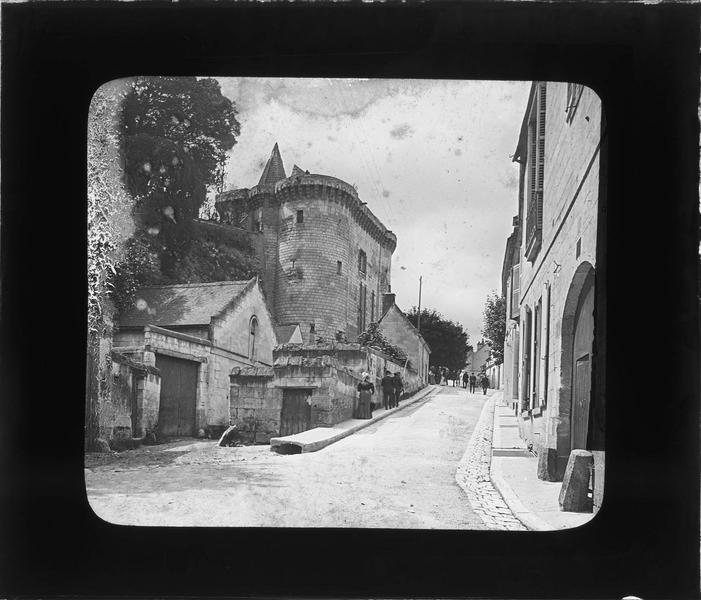 Porte royale depuis la rue du Château