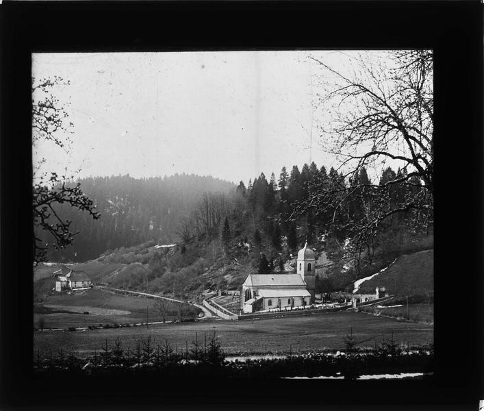 Ensemble nord-est depuis l'entrée du village