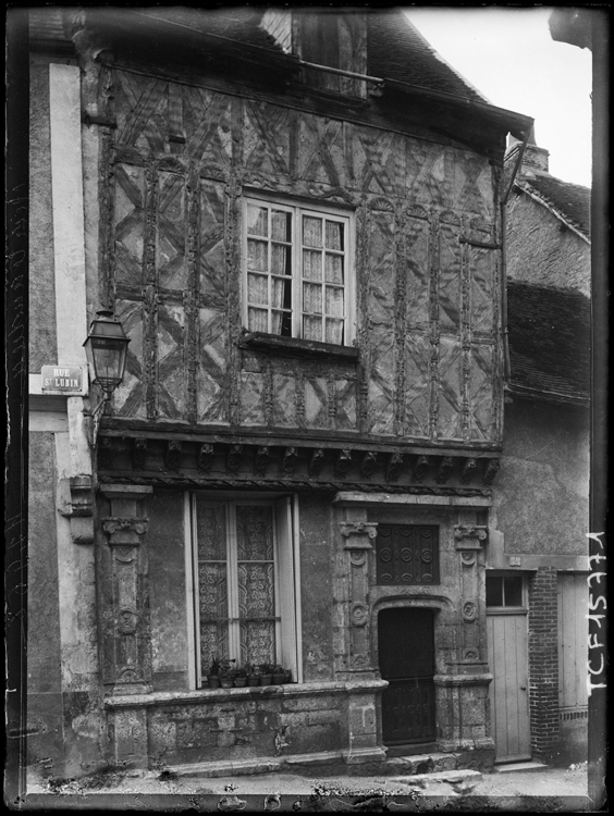 Façade à pans de bois sur rue