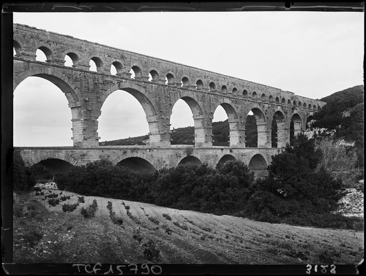 Vue rapprochée de l’aqueduc