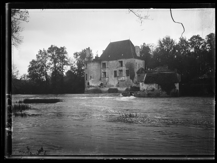 Façade Nord-est sur l’Isle