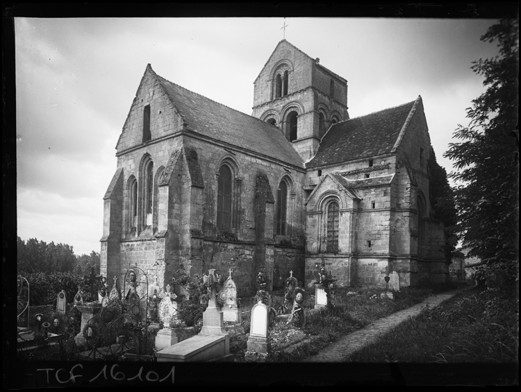 Ensemble Nord-est pris du cimetière