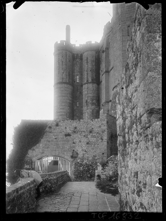 Tours d’entrée de l’abbaye