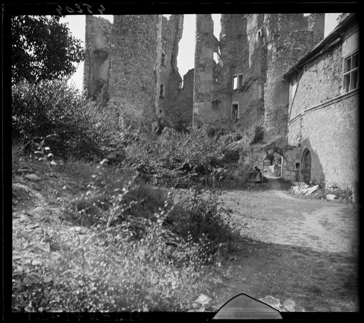 Vue partielle de la base des vestiges