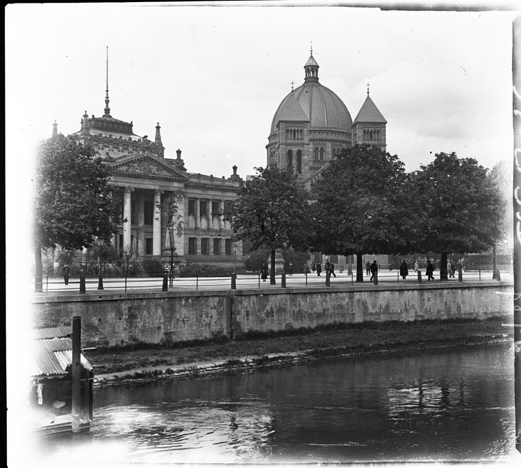 Façades sur le canal du Faux-Rempart