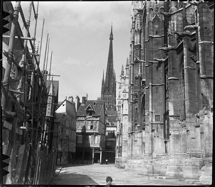 Perspective sur la flèche de la cathédrale