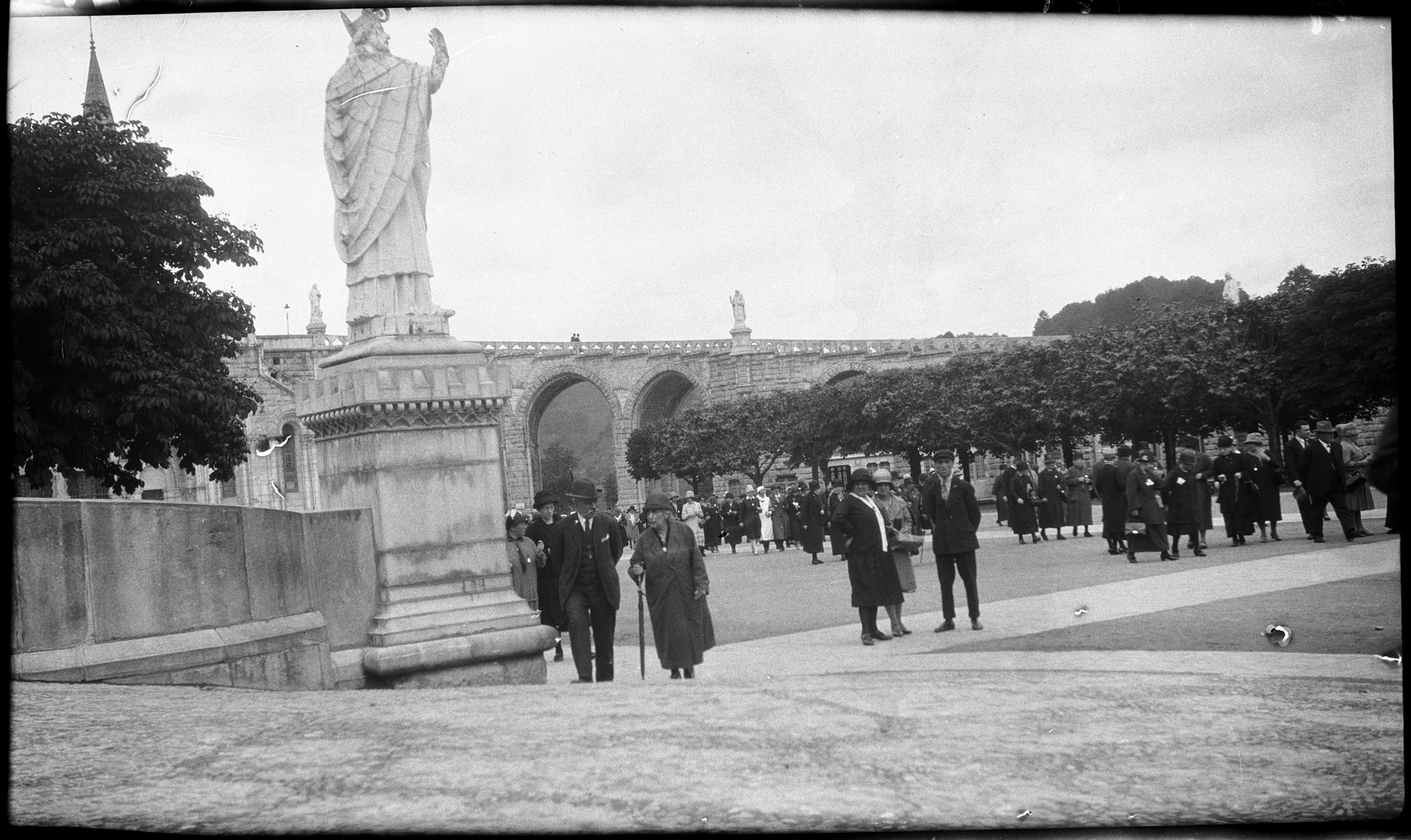 Esplanade du sanctuaire prise depuis l’escalier