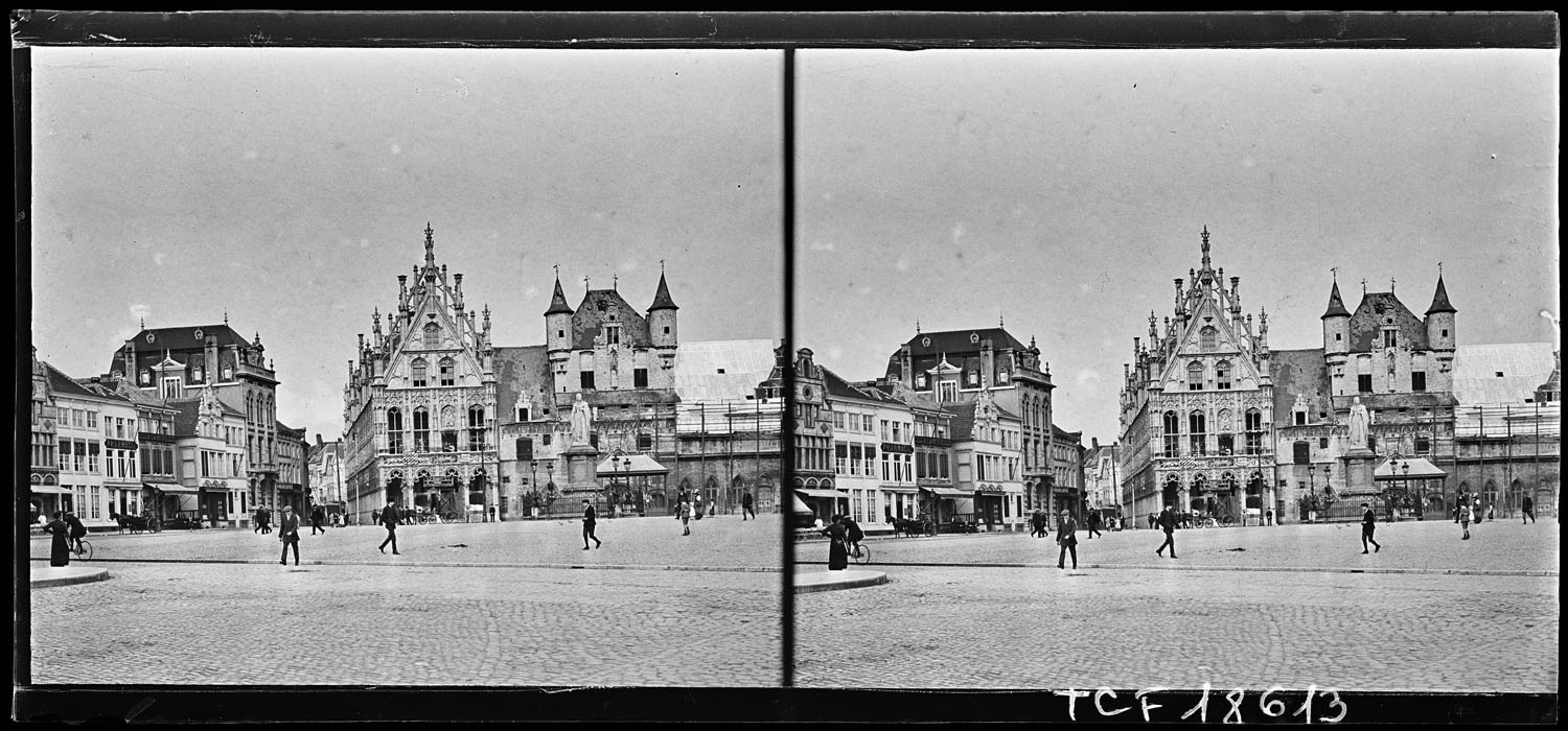 La place côté Hôtel de Ville