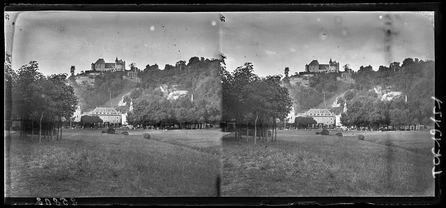 Panorama sur le château et son parc