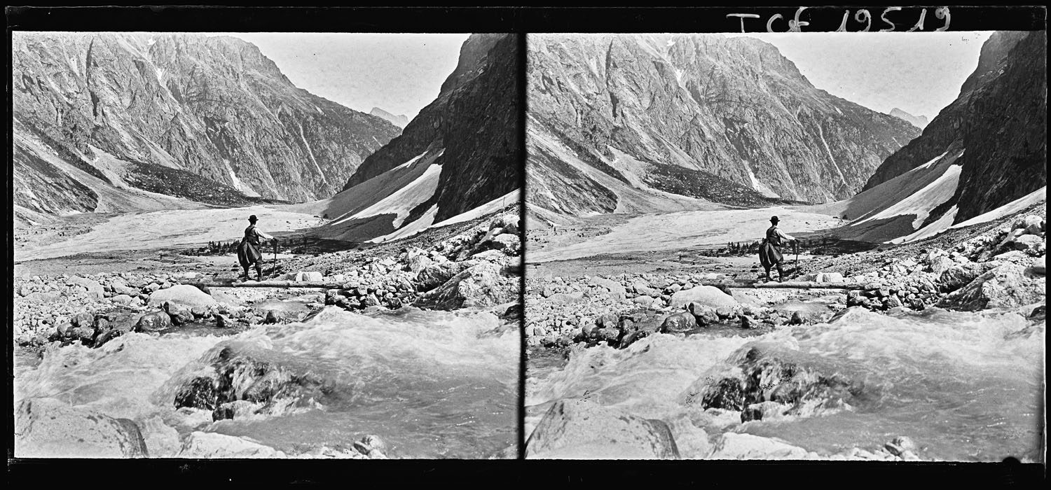Alpiniste sur le site du Pré de Mme Carle