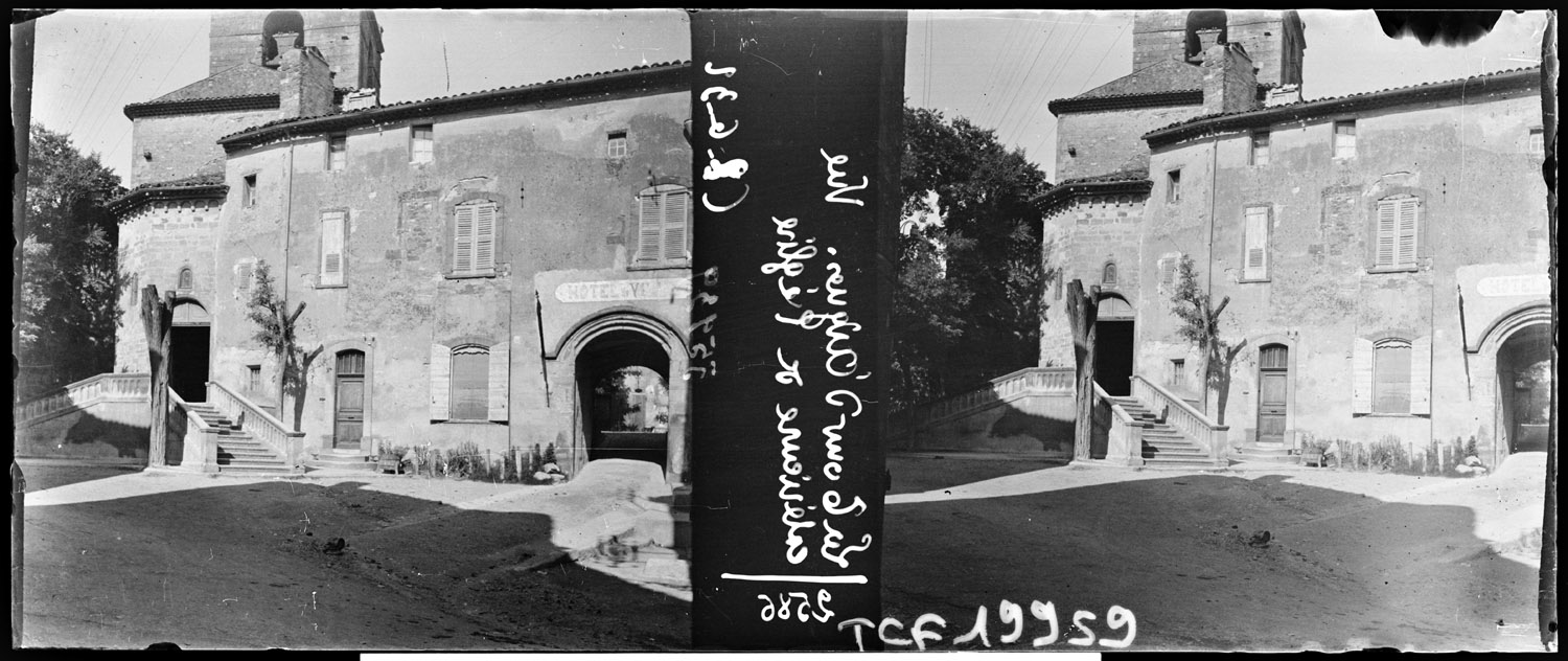 Façade avec escalier d’accès