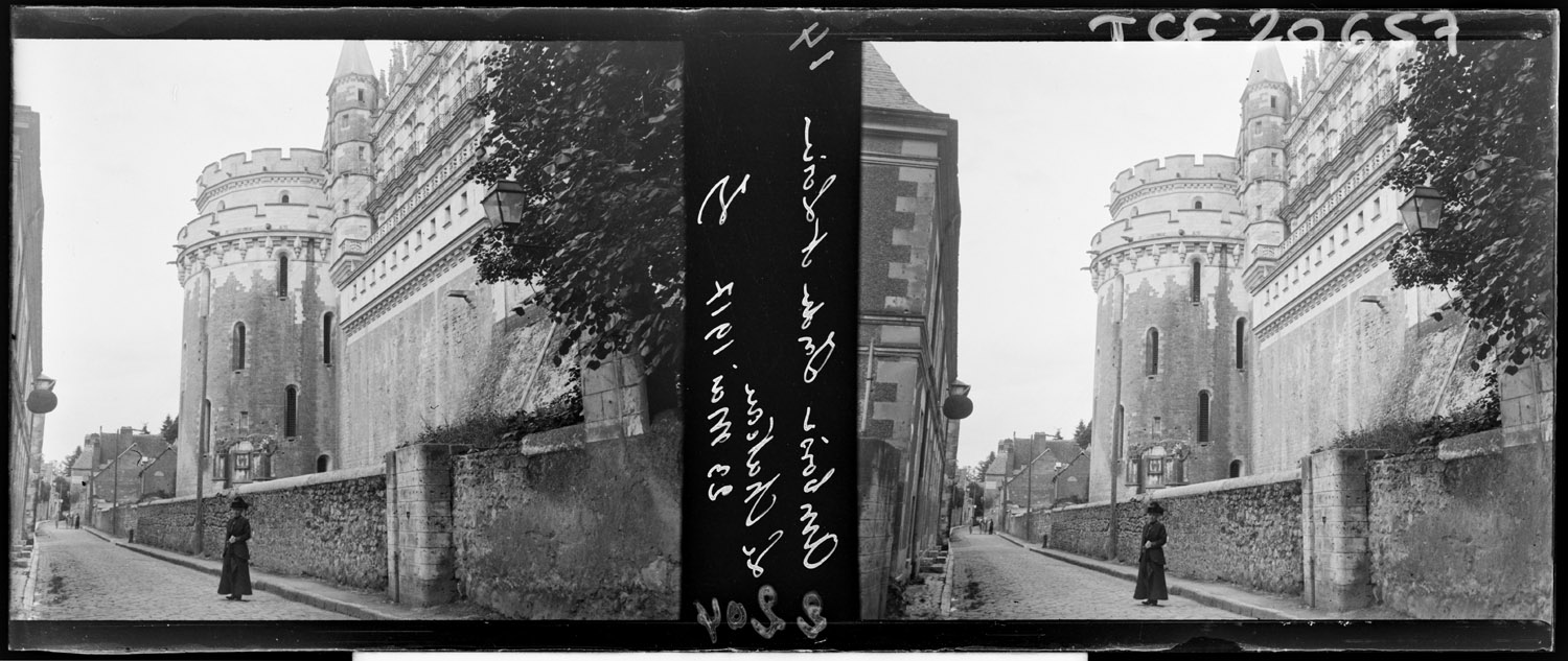 Mur d'enceinte et tour rue de la Concorde