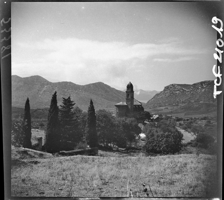 Vue paysagère sur l'église