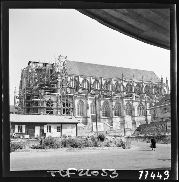 Façade sud : travaux sur le clocher