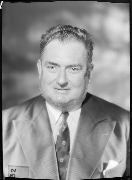 Raymond Dronne, commandant du premier détachement de la 2e division blindée à être entré dans Paris au soir du 24 août 1944, lors de sa libération, Compagnon de la Libération