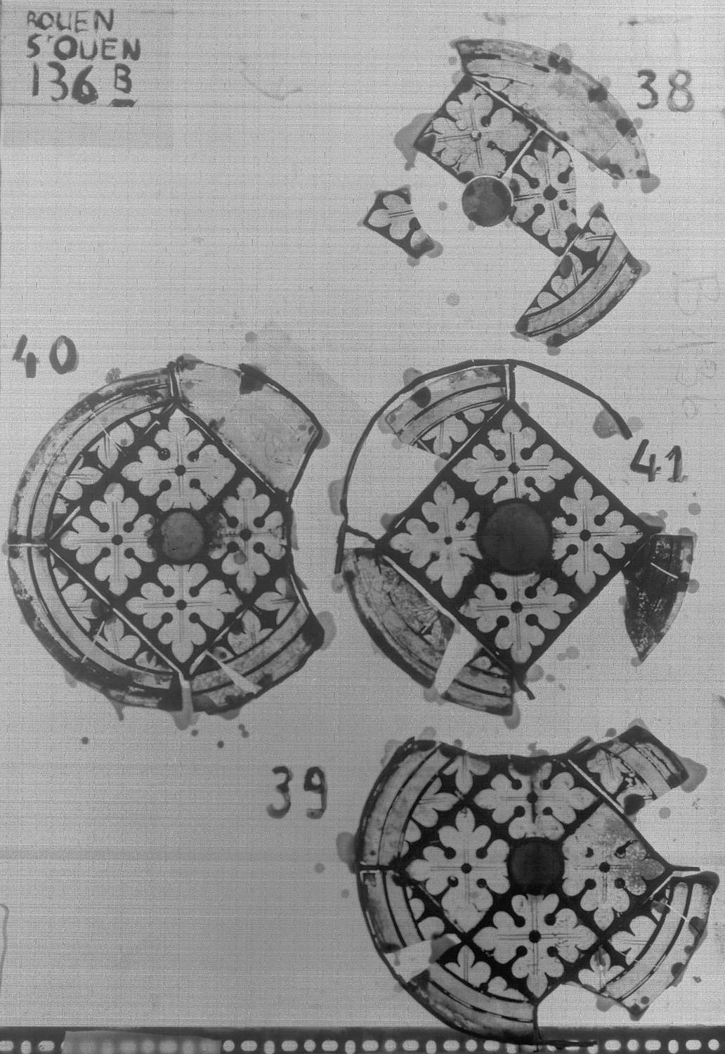 Baie 136 B ; Fragments 38 - 40 - 41 - 39