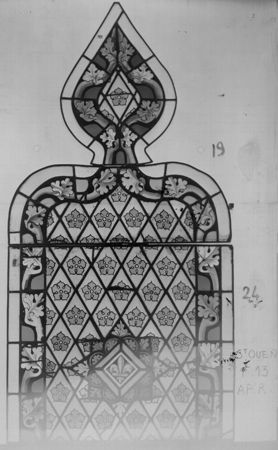 Fenêtre 13 ; Lancette 24, tête de lancette 19