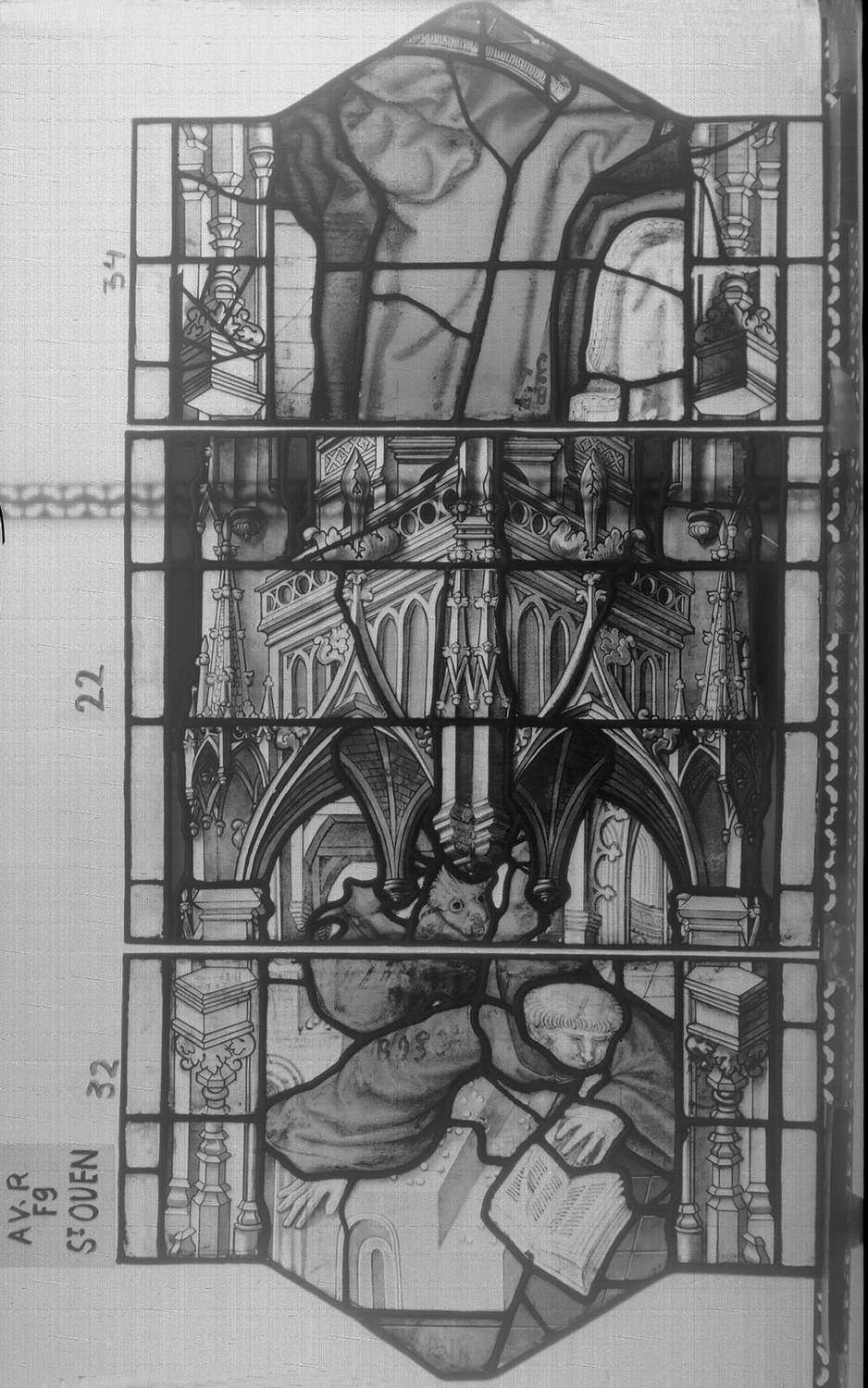 Fenêtre 9 ; Panneaux 22 - 32 - 34