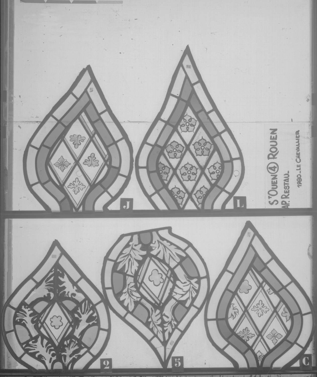 Fenêtre 4 ; Panneaux J - L - C - 2 - 5