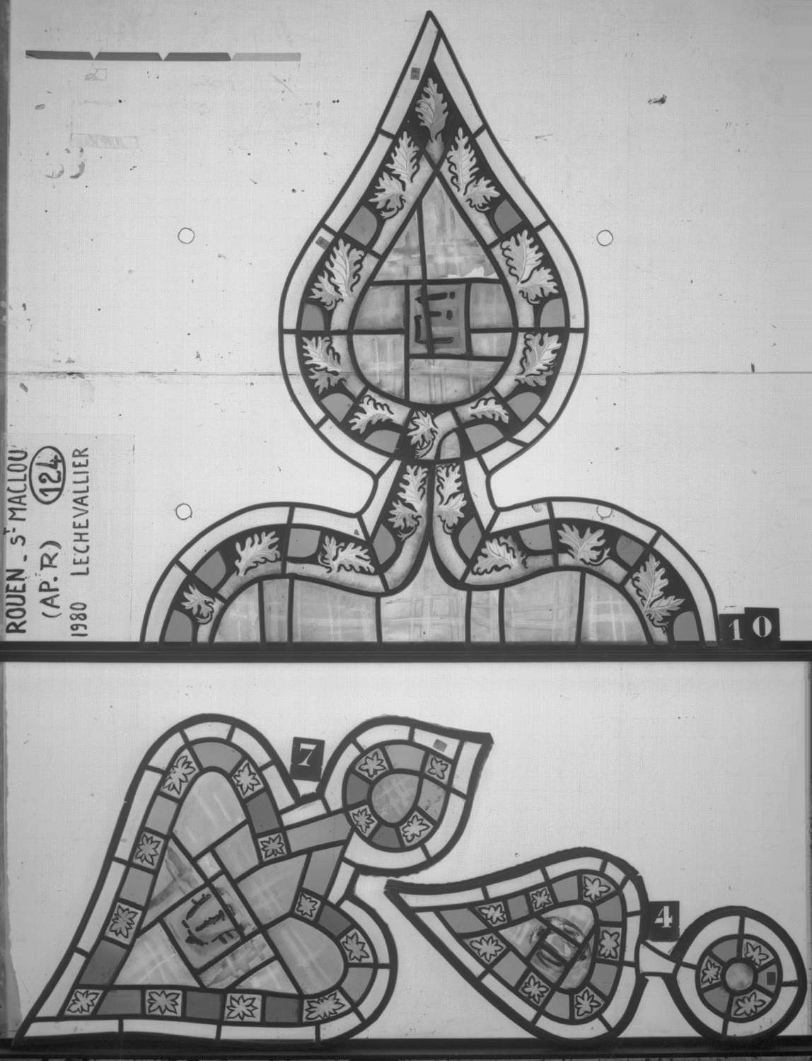 Fenêtre 124 ; Panneaux 10 - 7 - 4