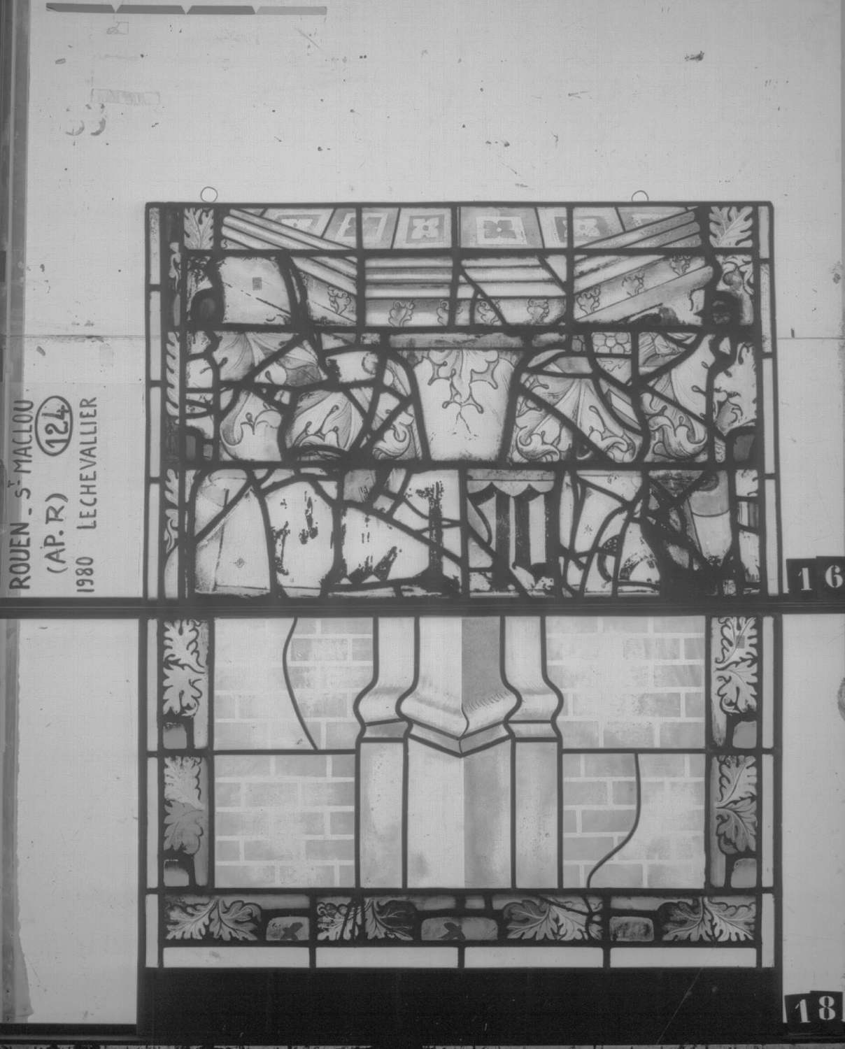 Fenêtre 124 ; Panneaux 16 - 18