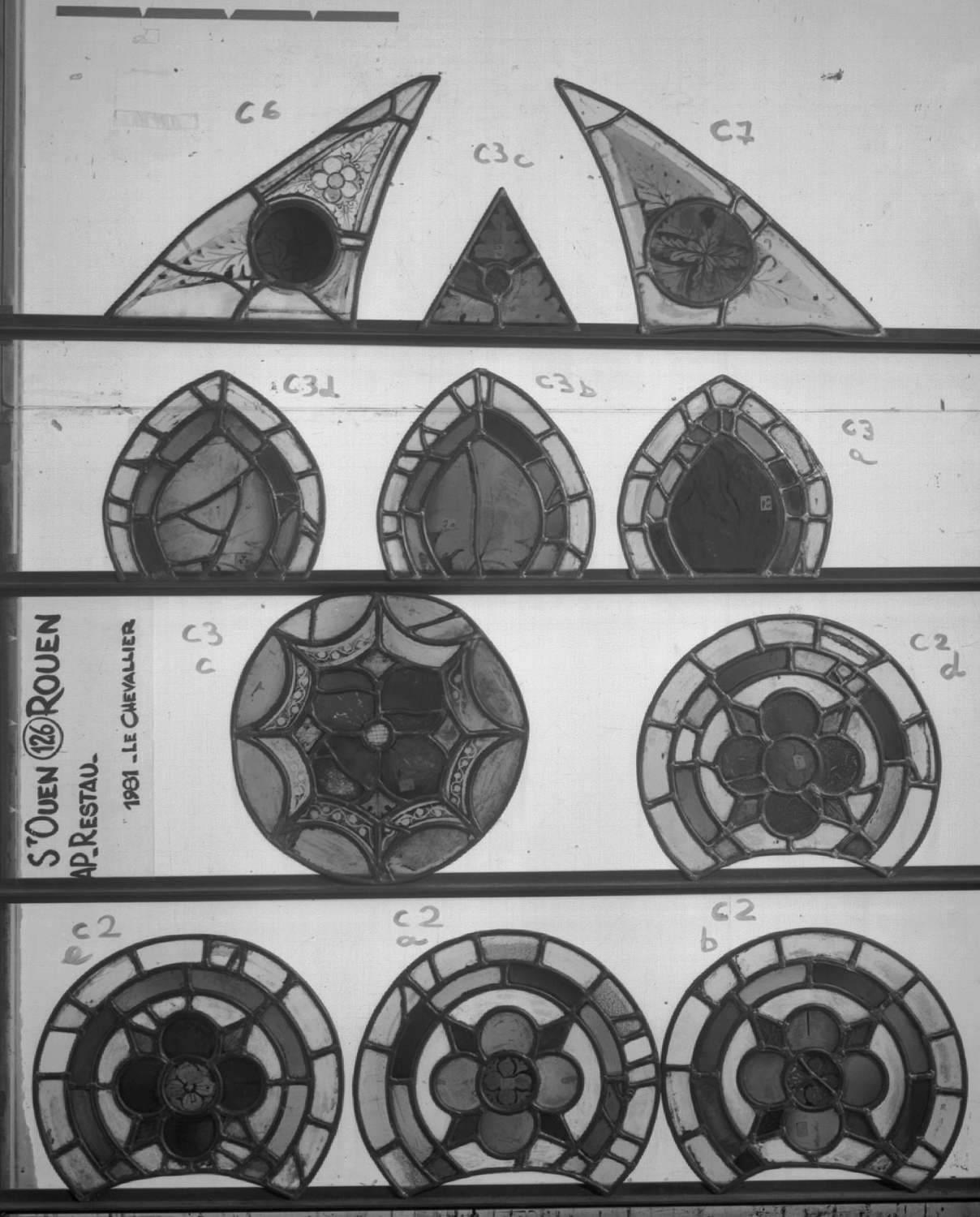 Fenêtre 126 ; Panneaux C1 - C2 - C3