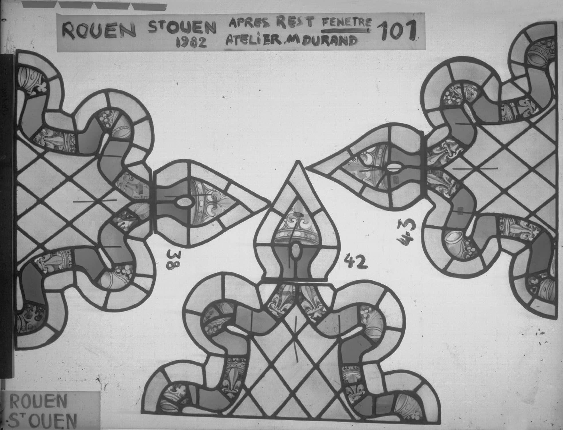 Fenêtre 101 ; 6 fenêtres du triforium Nord de la nef ; Panneaux 38 - 42 - 43