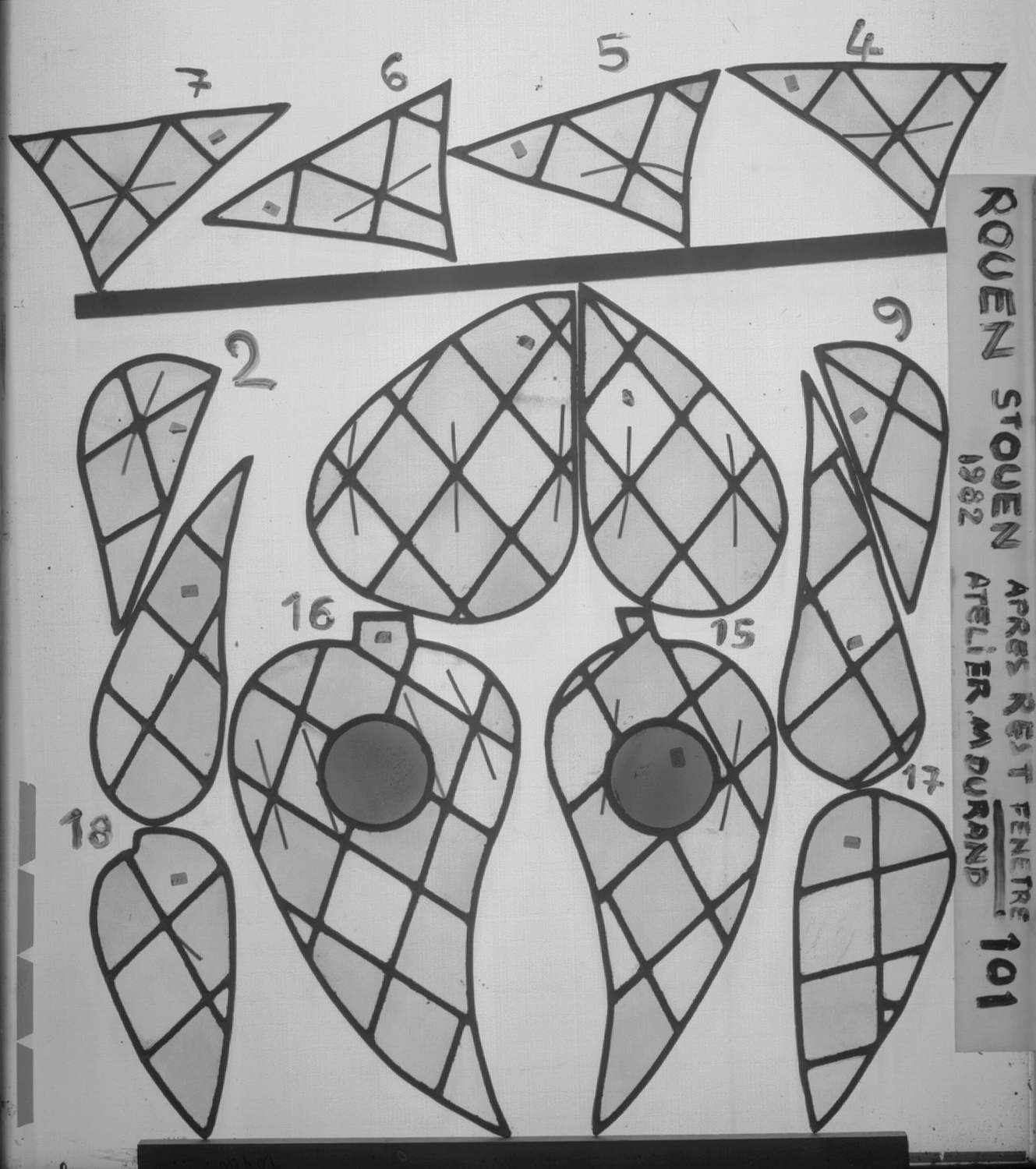 Fenêtre 101 ; 6 fenêtres du triforium Nord de la nef ; Panneaux 2 - 4 - 5 - 6 - 7 - 8 - 9 - 10 - 15 - 16 - 17