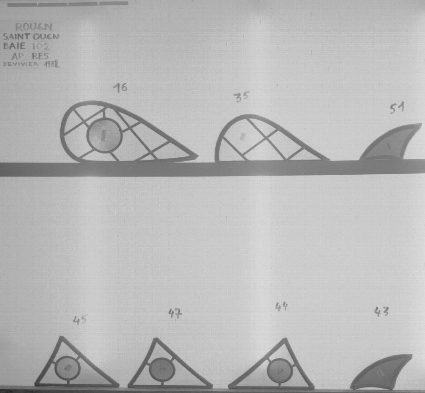 Baie 102 ; Triforium ; Fragments 16 - 35 - 51 - 43 - 44 - 45 - 47