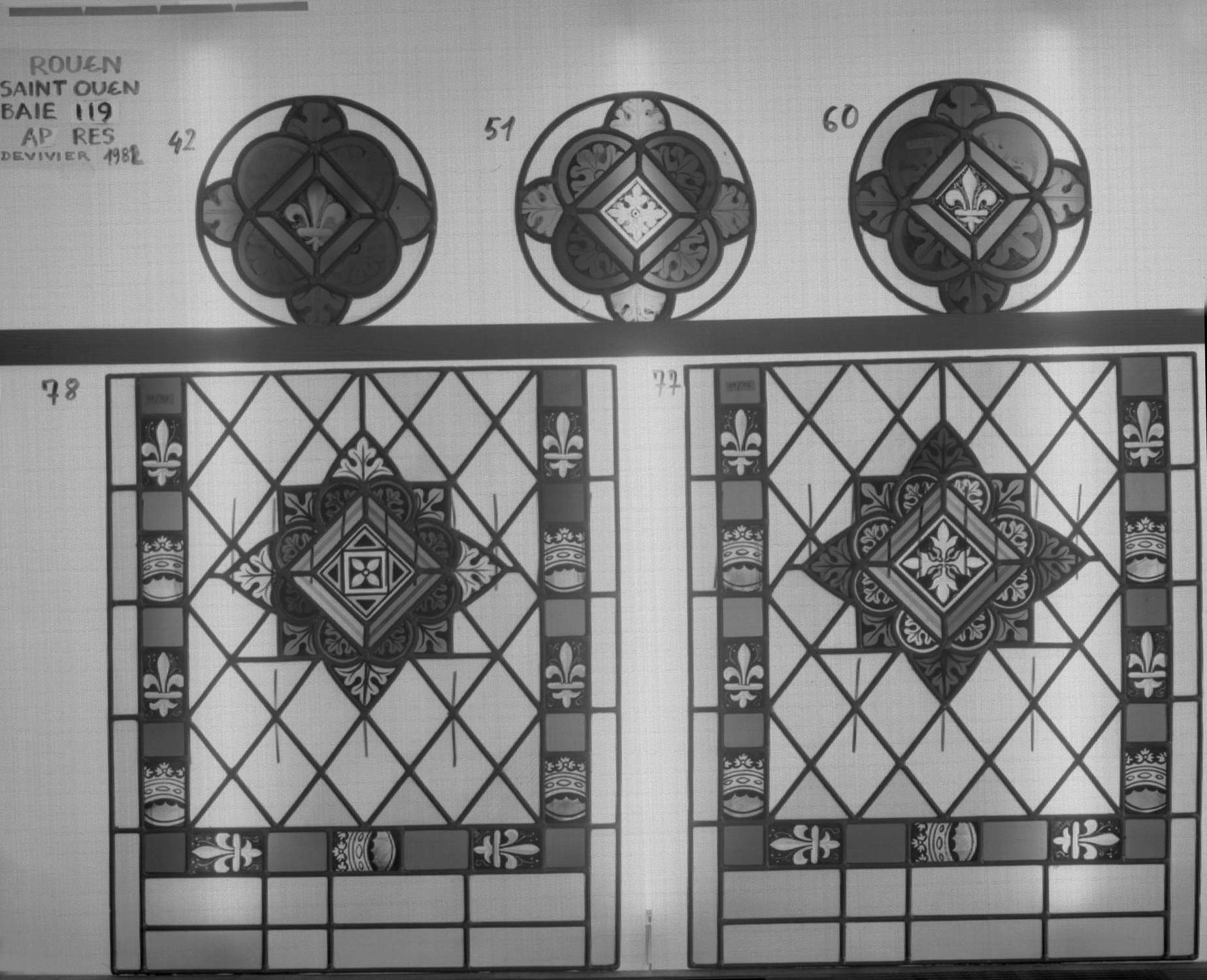 Baie 119 ; Triforium ; Panneaux 77 - 78 ; Fragments 42 - 51 - 60