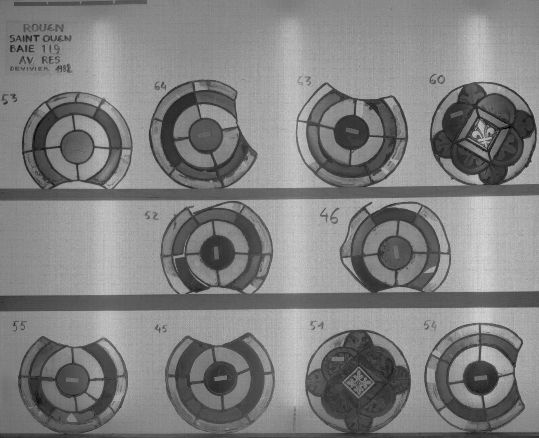 Baie 119 ; Triforium ; Fragments 53 - 64 - 63 - 60 - 52 - 46 - 55 - 45 - 51 - 54