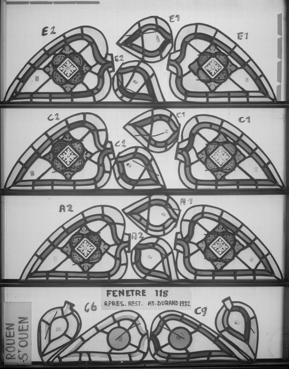 Baie 118 ; 4 fenêtres du triforium Sud de la nef ; Fragments A1 - A2 - C1 - C2 - C6 - C9 - E1 - E2