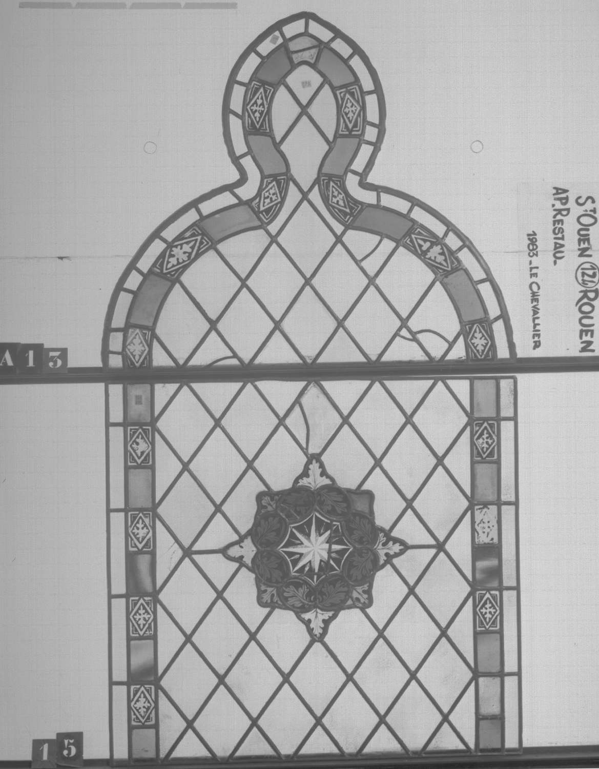 Fenêtre 124 ; Panneaux A 13 - 15