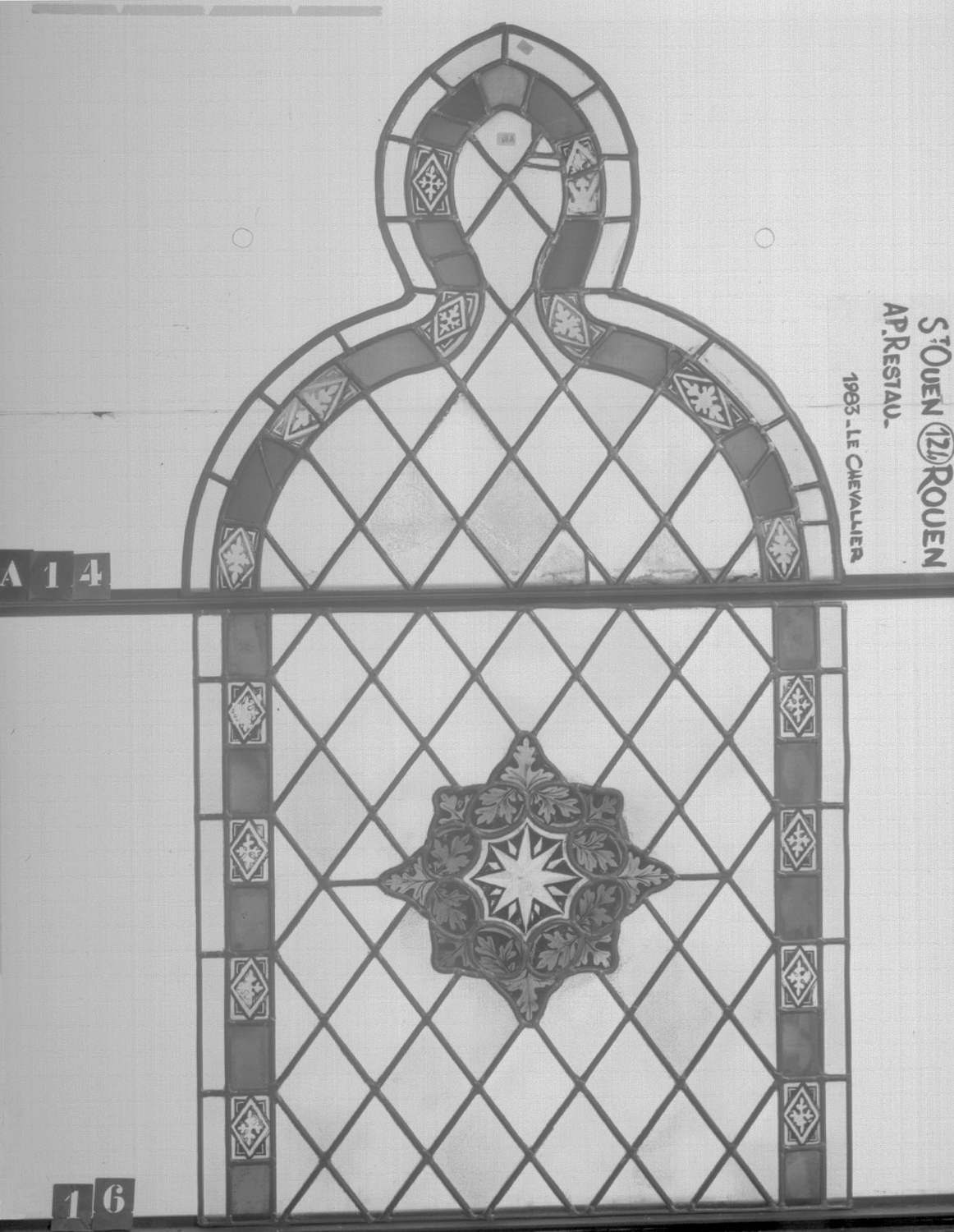 Fenêtre 124 ; Panneaux A14 - 16