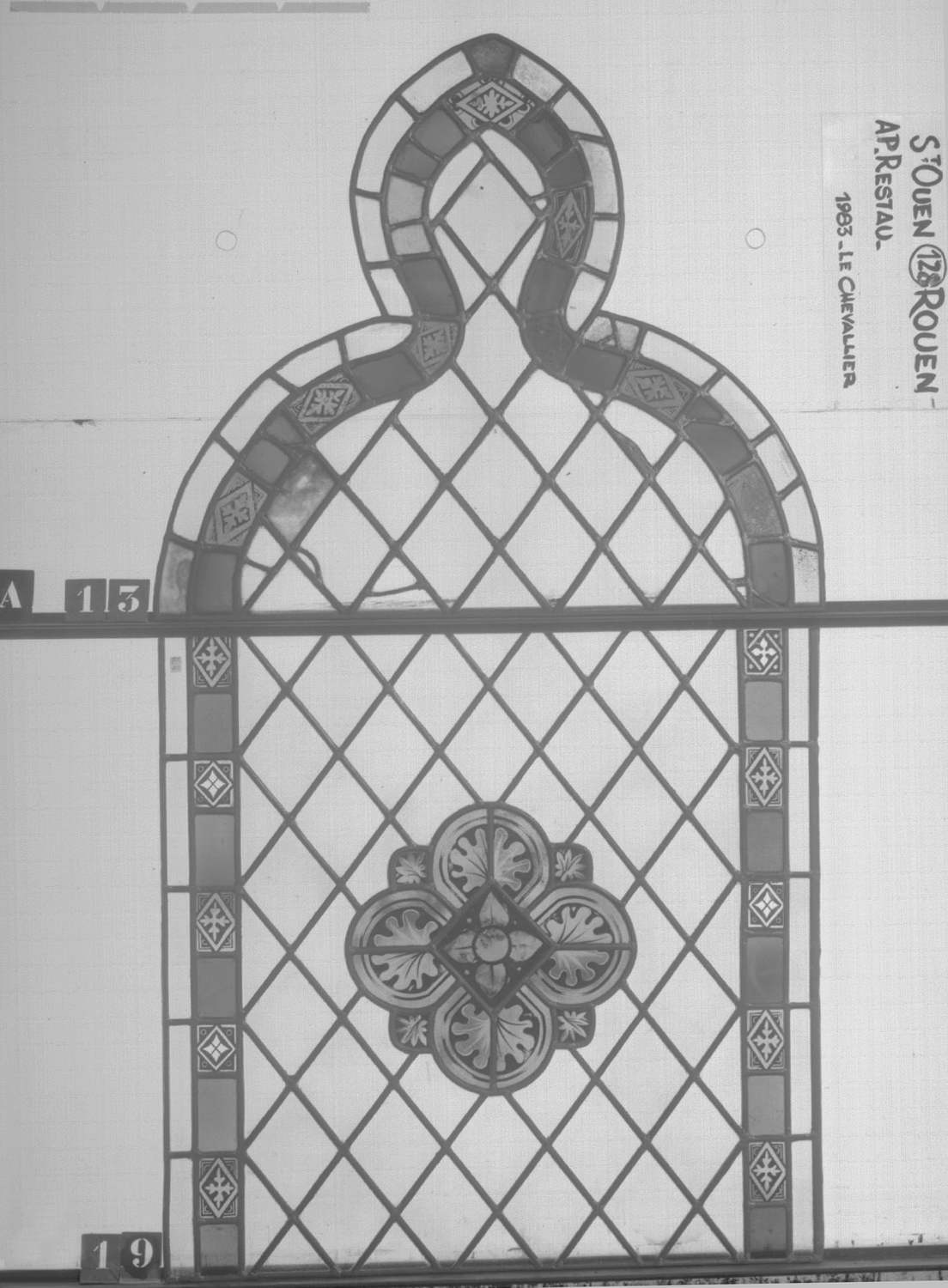 Fenêtre 128 ; Panneaux A 13 - 19